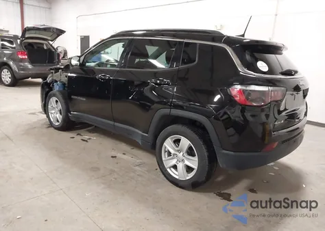 2022 Jeep Compass Latitude 4X4 z USA, uszkodzony, nr VIN 3C4NJDBB8NT219856